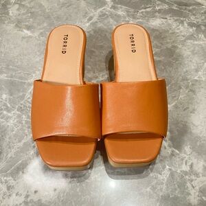 Torrid Sandals Ladies 8.5 Wide Caramel Platform  Chunky Y2K Sandals